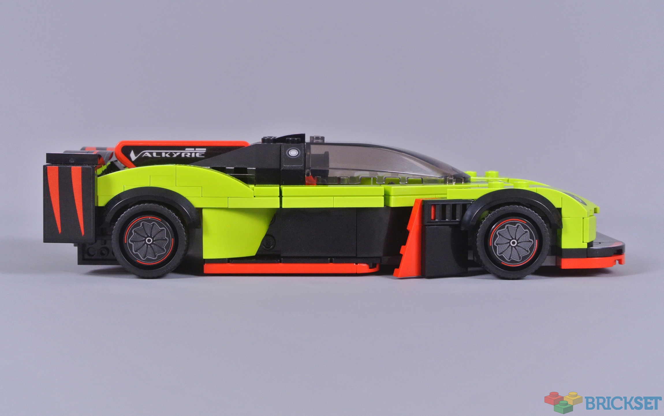 LEGO Speed Champions 76910 Aston Martin Valkyrie AMR Pro and Aston